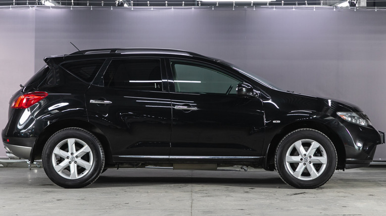 A side view of a 2022 Nissan Murano