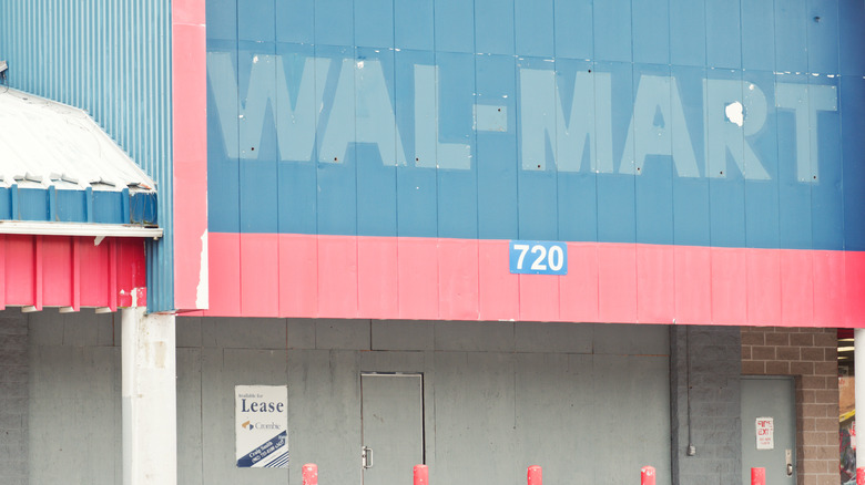 Close up of old Walmart store location without its sign