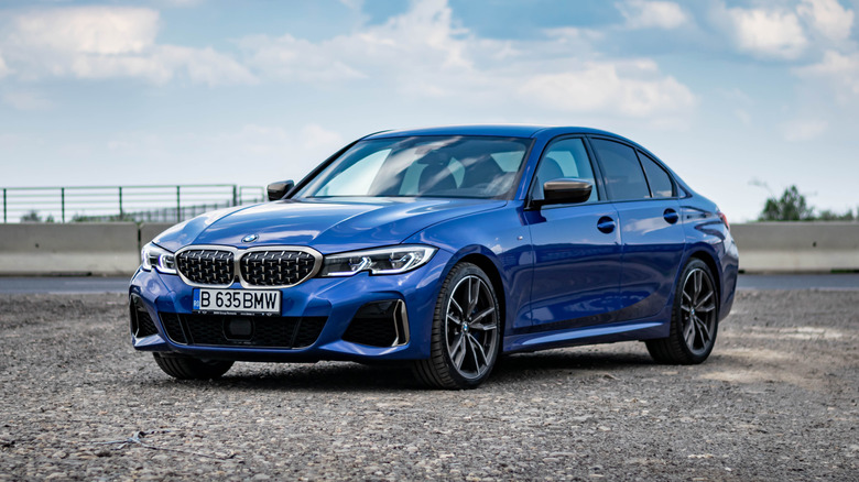 BMW M340i xDrive front 3/4 view