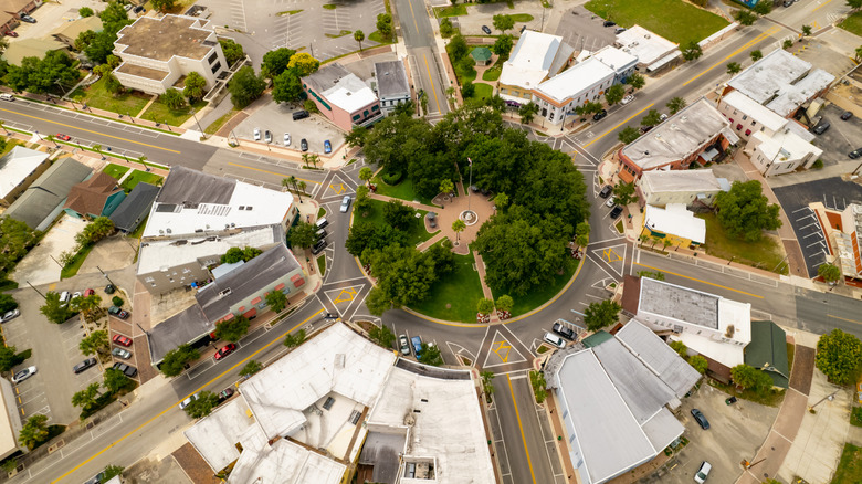 Aerial shot of circular downtown Sebring, Florida