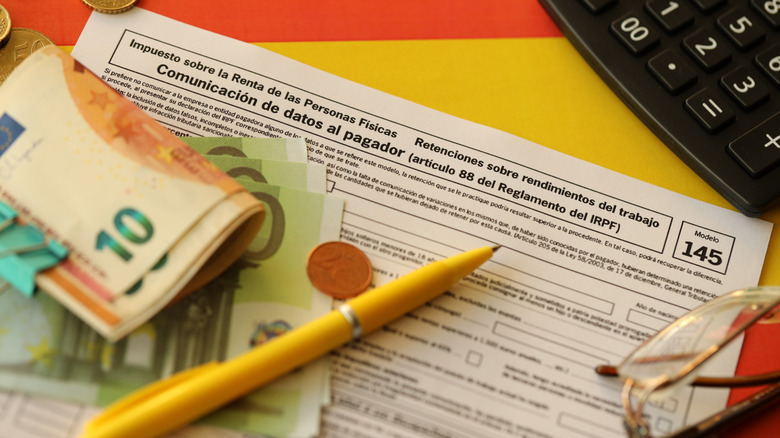 Modelo 145 spanish tax form dedicated to personal income tax.