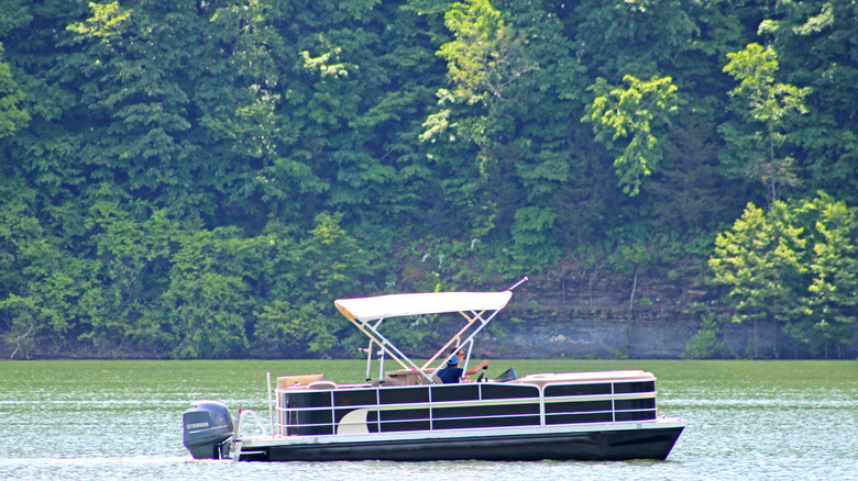 pontoon boat on Lake Cumberland