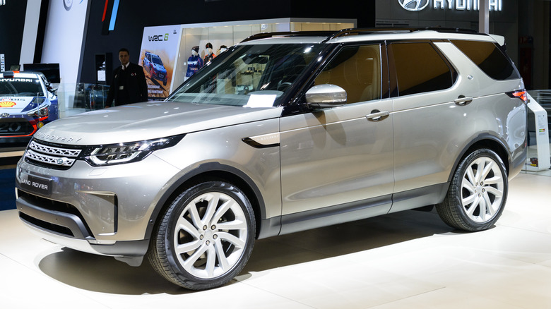 Land Rover Discovery Sport in car show