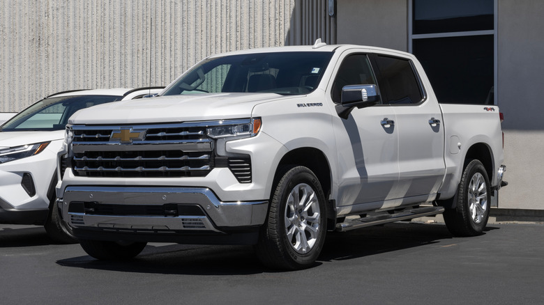 Chevrolet Silverado 1500 display.
