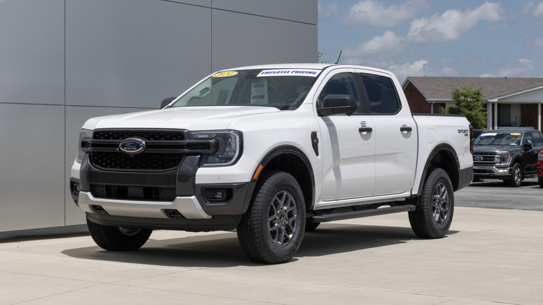 Ford Ranger Supercrew 4X4 XLT pickup display at a dealership.