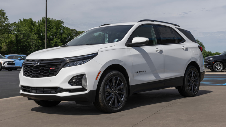 Chevrolet Equinox RS display.