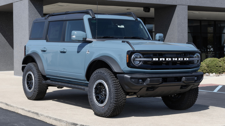 Ford Bronco Outer Banks dealership display.