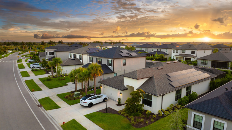 Large residential homes in southwest Florida gated community.