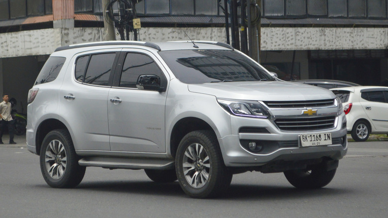 A silver SUV 2021 Chevrolet Trailblazer LTZ on the street