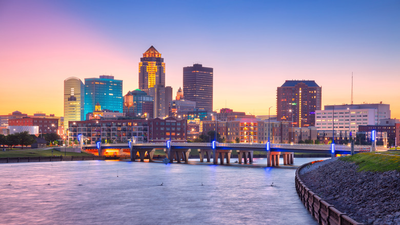 A cityscape image of Des Moines skyline, Iowa, USA at summer sunset.