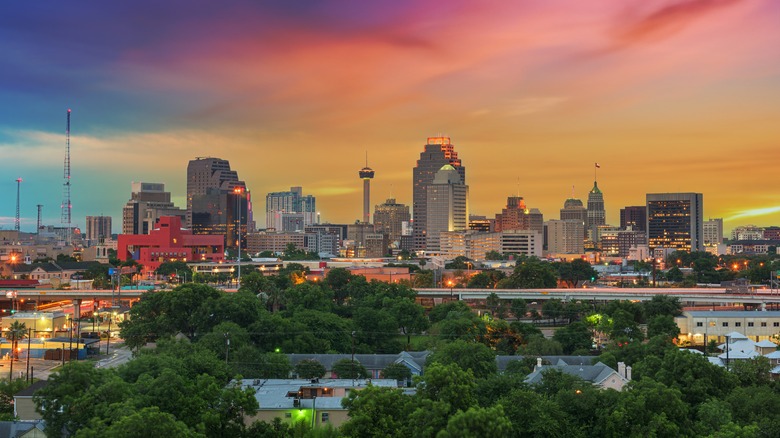 San Antonio, Texas, USA downtown skyline at dusk.