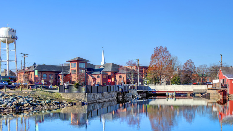 Riverside view of buildngs along boardwalk area of Milford, Delaware