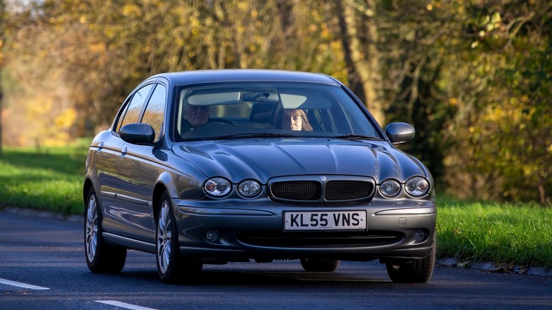For technophiles, a 2005 Jaguar X Type is a tech dinosaur