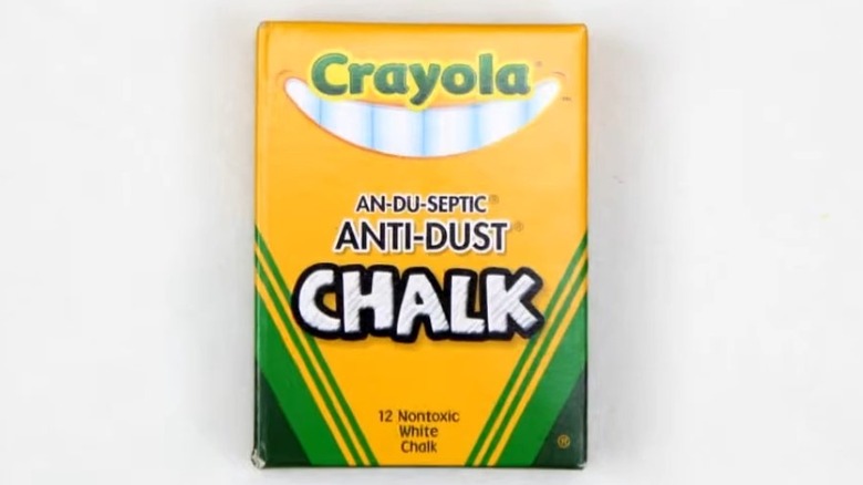 A box of Crayola anti-dust chalk
