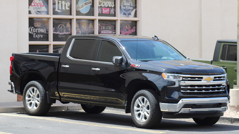 Chevrolet Silverado 1500 display.