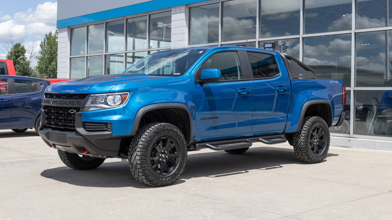 Chevrolet Colorado pickup display.