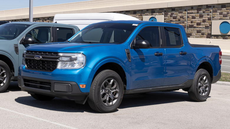 Ford Maverick compact truck display at a dealership.