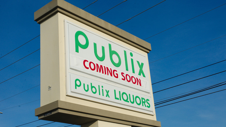 A sign for a soon-to-be-opened Publix location