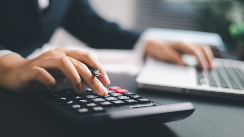 Business expense analysis saving