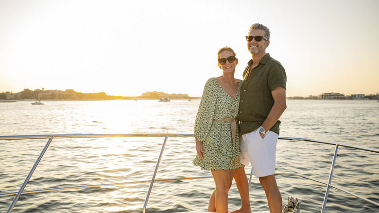 A garden-inspired arrow going upward on a wall