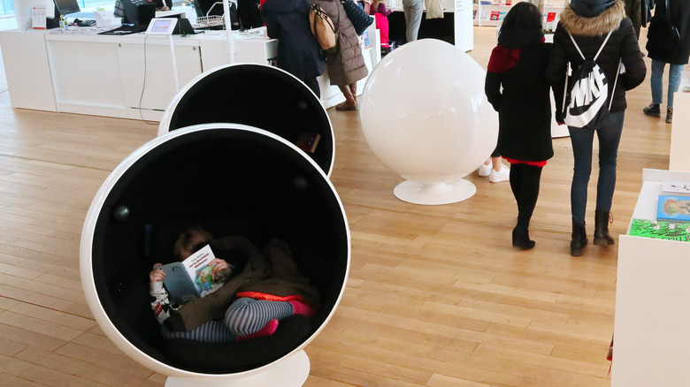 Eero Aarnio's Ball Chair