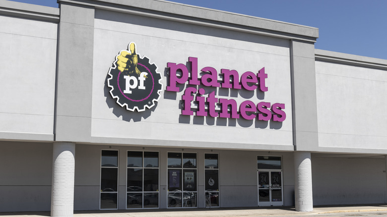 Planet Fitness building with sign