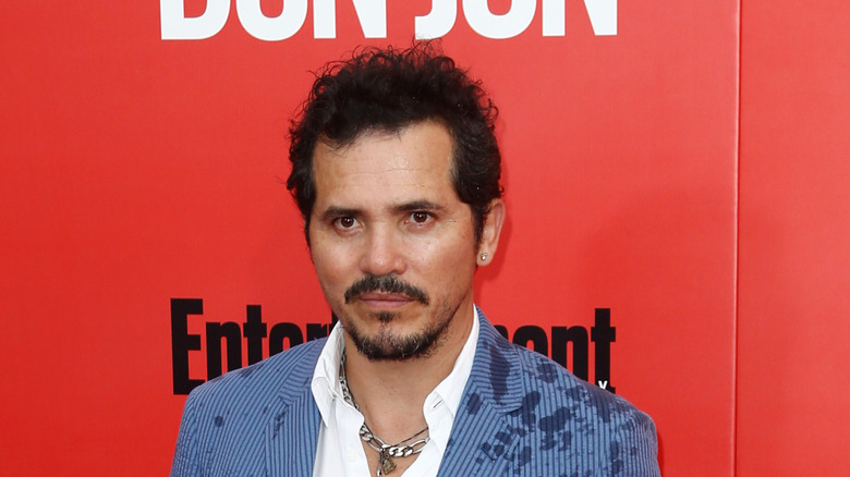 John Leguizamo at a red carpet event