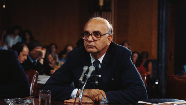Paul Volcker at a hearing