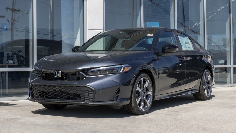 Honda Civic Hybrid Sport Touring display.