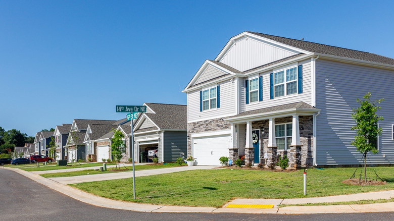 A row of homes in a new housing development in Hickory North Carolina.