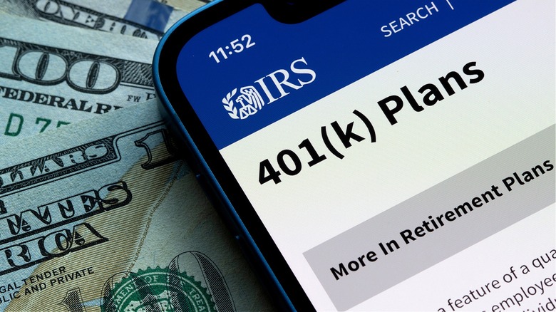 Smartphone showing IRS 401(K) plans