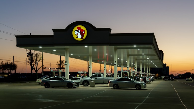 Buc-ee's gas station at sunset