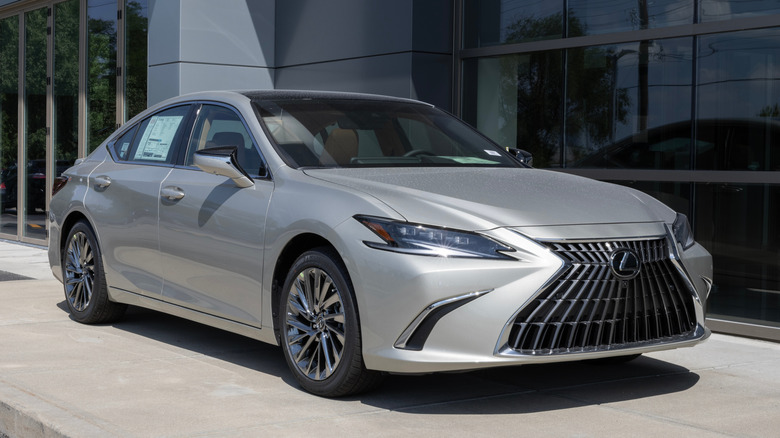 A Lexus ES 250 Ultra luxury midsize sedan at a dealership.
