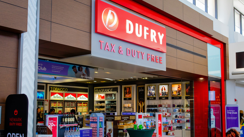 Duty-free store with open display