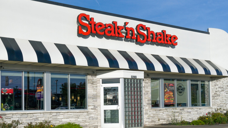 Front of a Steak n' Shake fast food restaurant