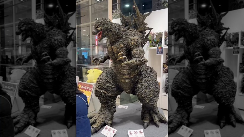 Godzilla Minus One Statue (2024)
