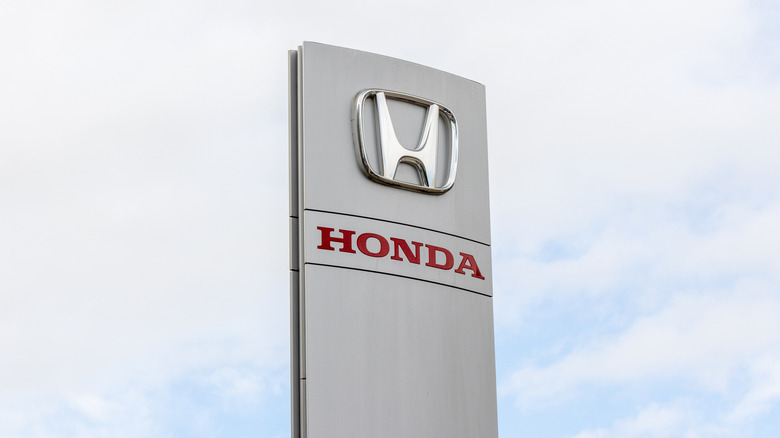 Honda sign for dealership