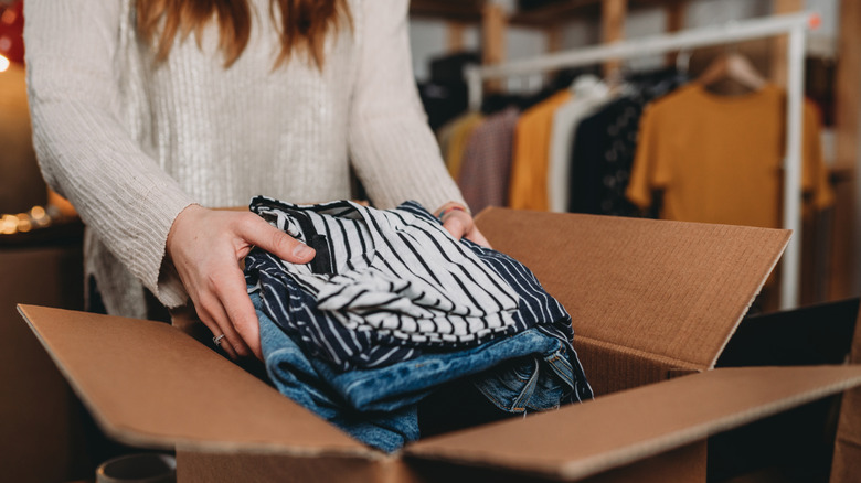 donating clothes to charity