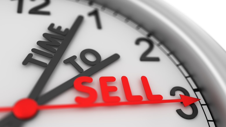 time to sell on clock