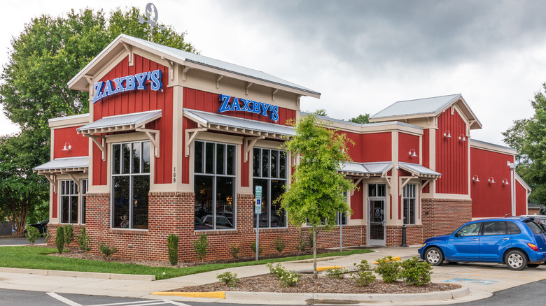 Outside view of a Zaxby's franchise location.