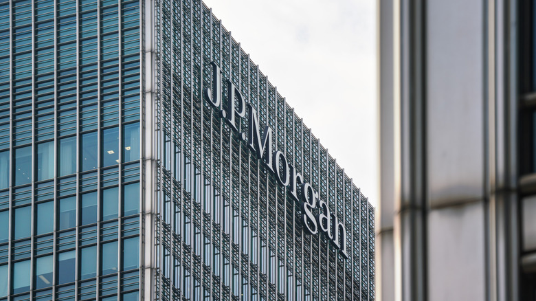 J.P. Morgan written on the facade of a skyscraper in London, UK