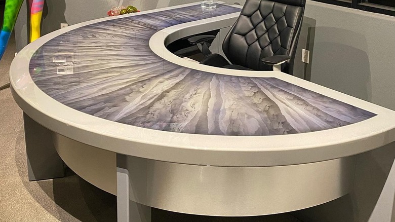 A close-up of a Parnian desk in the Parnian showroom.