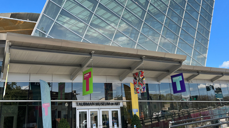 Front entrance of Taubman Museum of Art