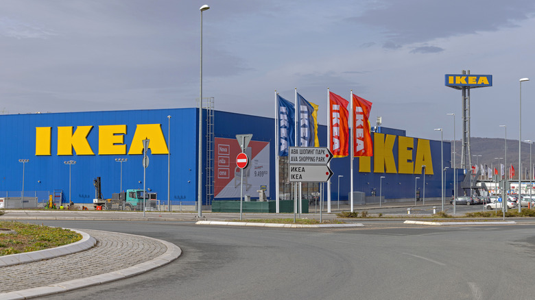Street view of IKEA warehouse.