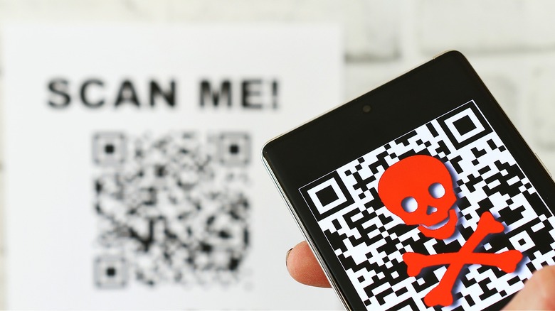Red warning against QR code