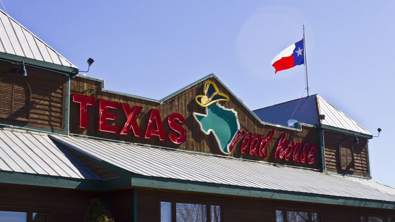 The exterior of a Texas Roadhouse location