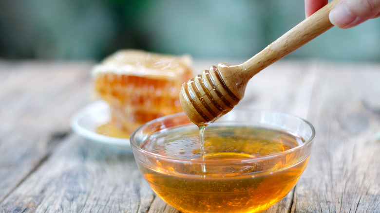 Centauri Honey in bowl