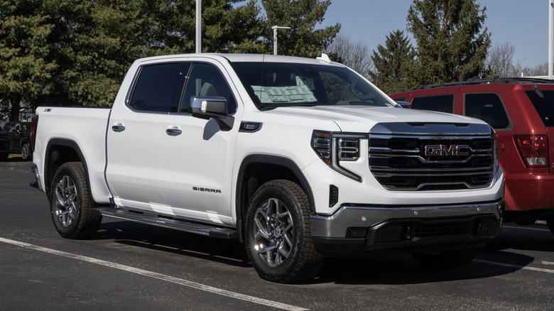 GMC Sierra 1500 4WD SLT truck display.