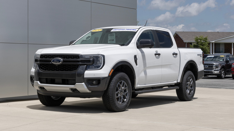 Ford Ranger Supercrew 4X4 XLT pickup display at a dealership.
