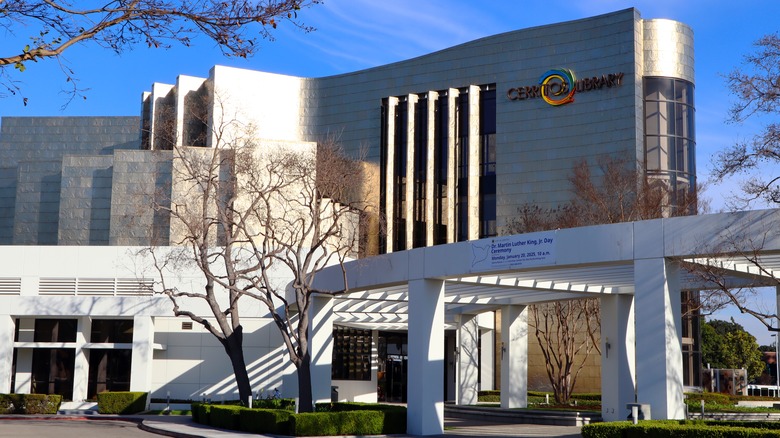 The exterior of the Cerritos library in Cerritos, CA